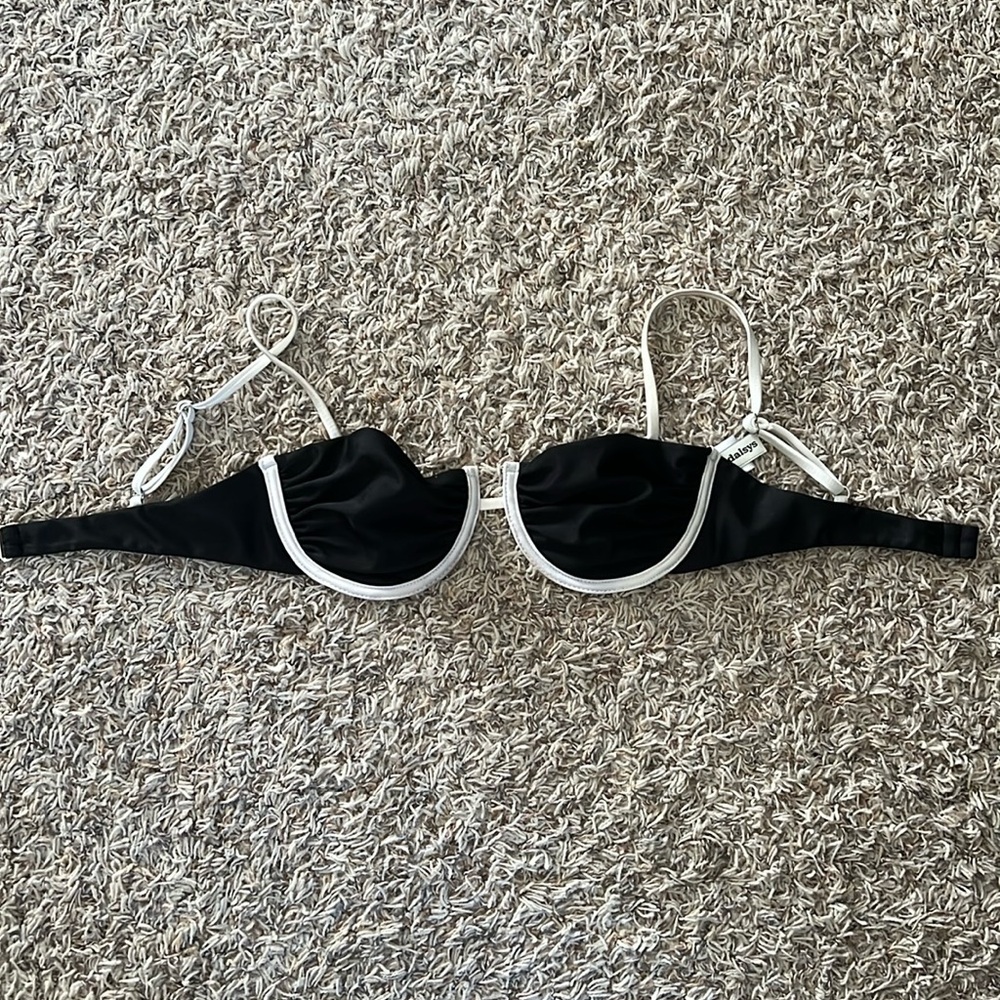 Black bikini top